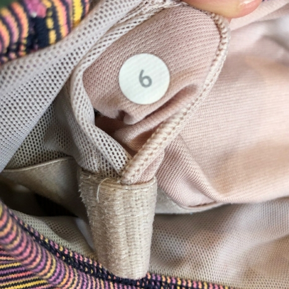 Lululemon Power Y Tank Top Size 6 EUC - Picture 6 of 6